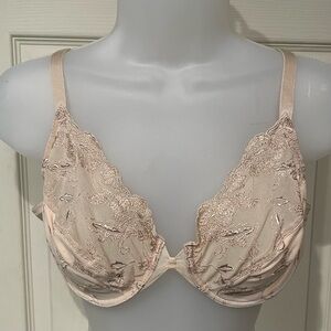 Wacoal Lace Embellished Bra in Cream